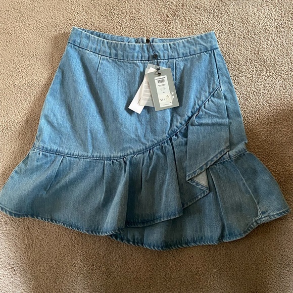 Vero Moda Dresses & Skirts - Vero Miss Denim skirt NWT